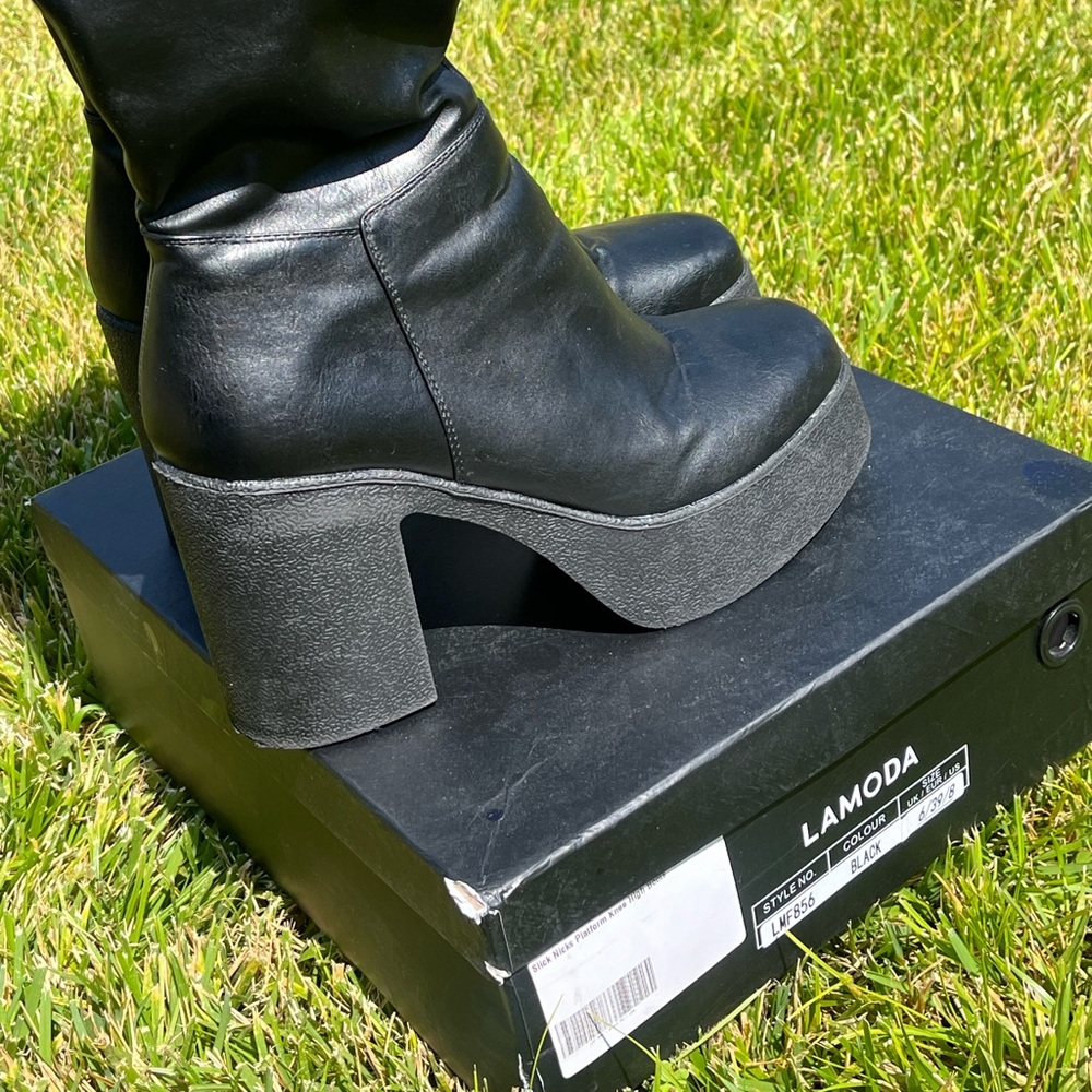 SOLD - Picture 4 of 6